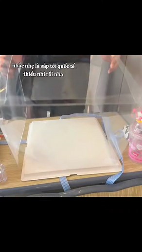 310K views · 3.1K reactions | Anh nào hay gọi em là bé thì 1/6 nhớ tặng quà em nha 藍 | Dusk Music | Facebook