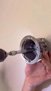 86K views · 71 reactions | Comment installer une boîte d’encastrement sur du placo (nouvelle méthode) #Placo #Bricolage #Électricité #BoîteDencastrement #DIY #Rénovation #Astuce #france 泌 | Blog-turquoise67 | Facebook