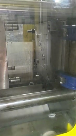 Direct injection molding processing with high precision