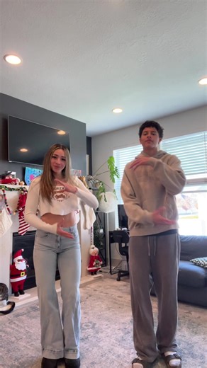 stackin my bands all tha way to tha top 😹🤑 @keiti #sister #dancetrend #fyp