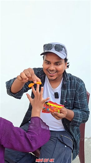 Building Wooden Log Cabin in Forest🌲😘Survival House Step by Step