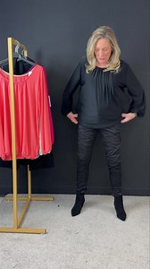 19K views · 80 reactions | ✔️BASIC SHIRT TRAVELSTOF 12.50 Het perfecte ,meest ideale model shirt. We zijn zo blij dat ze er weer zijn ✅Kom snel shoppen dames !  https://heuveltex.nl/catalogsearch/result/index/?p=2&q=Ballon | Heuveltex altijd de goedkoopste | Facebook