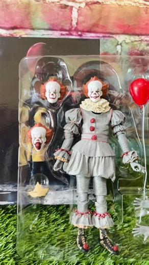 Figure Neca Pennywise #miniature #review #pennywise #actionfigures #neca #horrorfigures