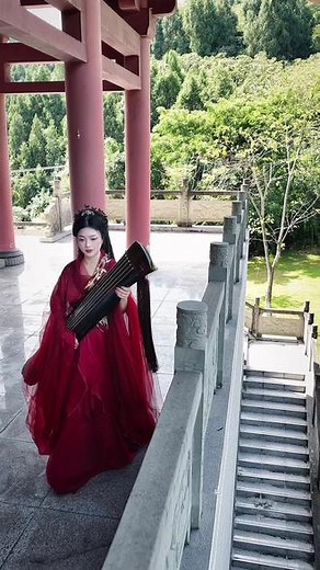 等啊等等等等 #国风汉服 #汉服穿搭 #涂七七金缕衣 #汉服拍摄#涂七七汉服