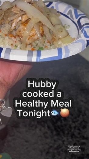 I’m committed to this weight loss journey, and I’m blessed to have a spouse who supports me through it all 🤍💪🏽 #healthycooking #healthymeal #weightlossjouney #healthyfood