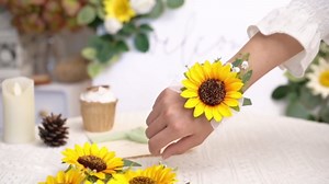 Artificial Flowers,Sunflower Boutonniere,Bride Groom Bridesmaid Wedding Flower Boutonniere Corsage Set Simulation Sunflower,Formal Dinner Party and French Rustic Fall Vintage Wedding