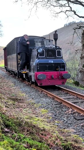 🚆 Midlander The Little Diesel Heads Up The Line #railway #trains #shorts