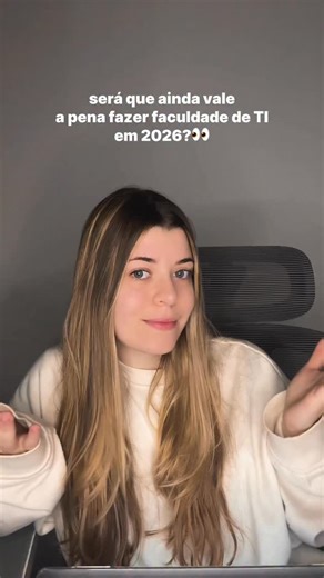 Letícia Baldin on Instagram: "E ai, qual a opinião de vocês sobre fazer faculdade de TI? Eu sempre recomendo fazer uma graduação pelo destaque que isso dá no currículo! E é importante escolher uma graduação que se alinhe com as expectativas do mercado. E é por isso que eu recomneod a @fiapoficial :) 👉🏻 Aproveita os 50% off na taxa de inscrição do vestibular pelo link da minha bio!✨ • • • • • #programação #devlife #programador #tecnologia #devlife💻"