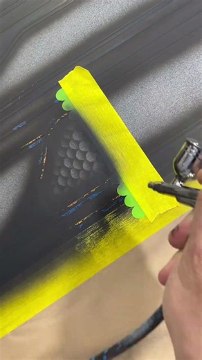 Creating a fish scales with an airbrush with LiME LiNE fish scale stencil ￼