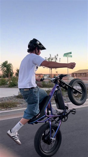 last clips w these forks @mesa.moto #ridstar #fyp #bike #wheelie #ai | Bikes