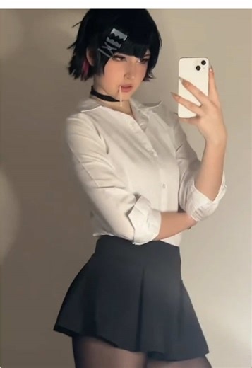 Ellen's School Outfit Cosplay Guide