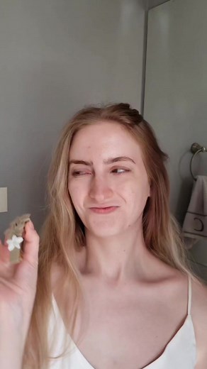 3 Easy Ways to Style a French Barrette Hair Clip