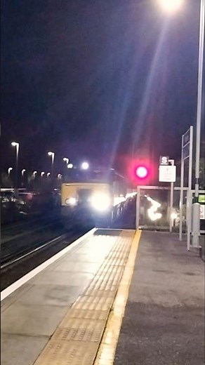 Class 57 passing Winchester #britishrail #railwaycontent #trainspotting #britannic #explorer #train