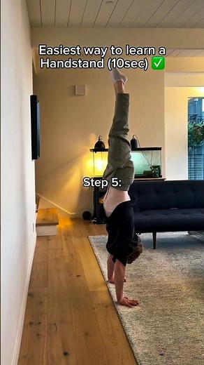 The easiest way to learn a handstand (10 seconds) ✅ #shorts