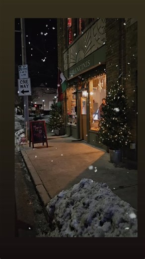 Mancini's Italian Deli at 5 Park St. In Lewiston is truly a magical place to visit during the holidays. Stop here for their delicious hearty sandwiches made from with their own schiacciata bread- think crisper and thinner Italian style focaccia. So good! House created soups and desserts so incredible you cannot help but return... again and again. On Sparkle Saturday, stop in to see the Imported Provisions collection. Great gifts for your favorite foodie! *Black Truffles * Truffle Oil * EVOO in H