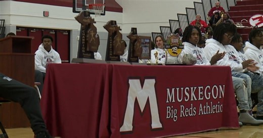 Muskegon community celebrates Big Reds state title