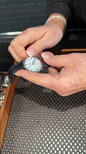 How to Set and Wind your Manual Winding Watch | SwissWatchExpo