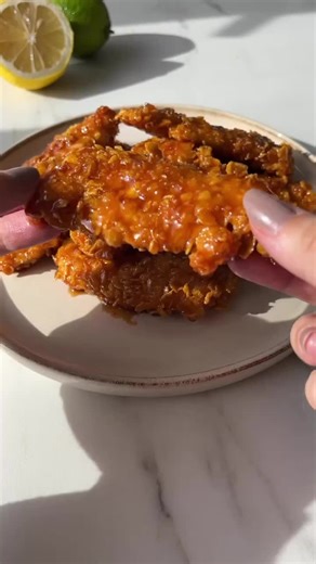 Krispig Cornflakeskyckling med Sötsyrlig Glaze