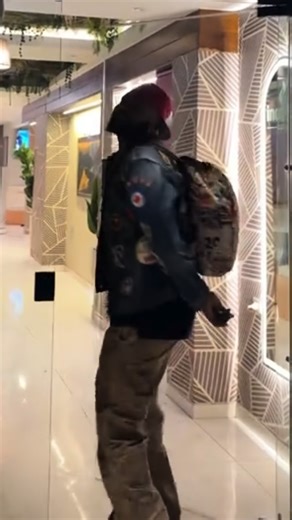 Mr. Ꮣone Official Account 🇺🇸 🧑🏽‍🏫 on Instagram‎: "ما تحاول تستفزني بطل لعب يا معتز🤣🫵🏽 الناس تضحك وما تتمسك.."‎