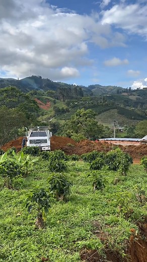 130K views · 5.3K reactions | ¡San Adolfo sigue creciendo!  Estamos marcando las bases de un nuevo barrio y del futuro de nuestro pueblo.  #volquetascolombia #máquina #SanAdolfo@destacar | Volquetas Ordoñez | Facebook