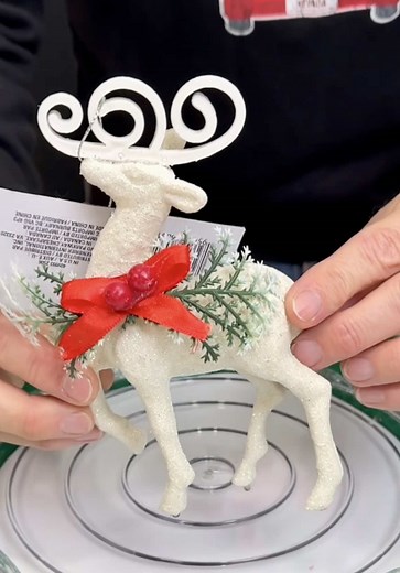 Holiday DIY decor you would find in a Department store #crafting #winterdiy #budgetdiy #christmasdecor #howto