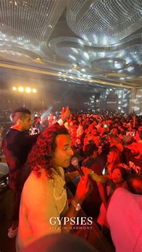 8.1K views · 138 reactions | From melody to memory — “ඔබ දුටු ඒ මුල් දිනේ” with Marians’ Nalin Perera was pure magic on stage. ❤️ #Gypsies #GypeisLive #ObaDutuEMulDine | Gypsies | Facebook