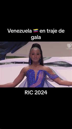 Miss Venezuela en traje de gala en Manizales 2024