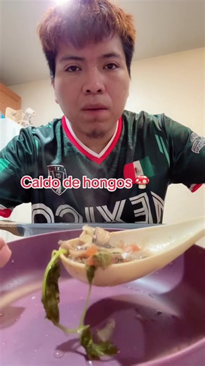 Caldo de hongos casero - receta fácil y sabrosa