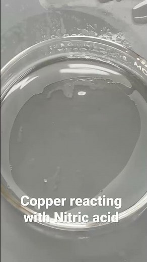 Copper reacting with nitric acid