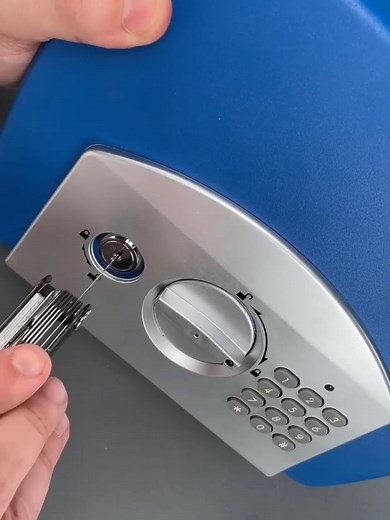 “Security Safe” Opened With A FORK: SentrySafe P008E#lockpickinglawyer #lockpick #foryou