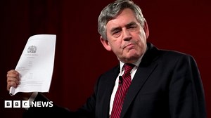 Brown calls on Scots to sign devolution 'promises' petition