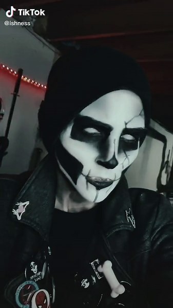 DZ is happy to be back #ishnessarmy #scareactor #makeup