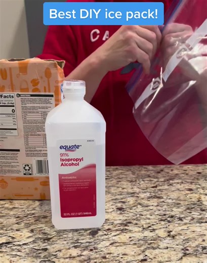 DIY Ice Pack: 2-Ingredient Pain Relief