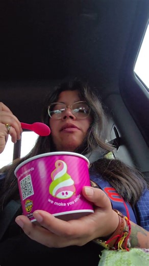 Menchie’s Frozen Yogurt:Dole Soft Serve Pomegranate Flavor& Hi-Chew Sweet & Sour Grapefruit Flavor🇺🇸