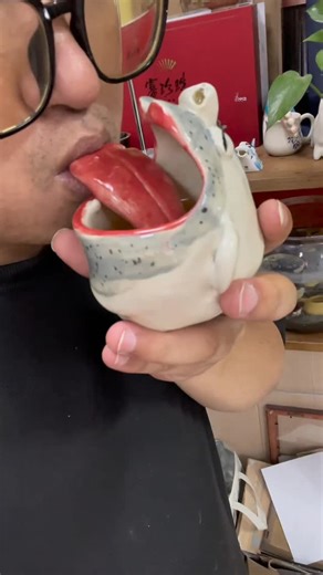 Kitch & Cozy | 🌶️ Synesthesia Lab! Tongue-Deceiving Magic Cup ▫️ Abstract dot ceramic glaze ▫️ Food-grade ”spicy“ mint straw ▫️ Tactile hidden pattern Sip... | Instagram