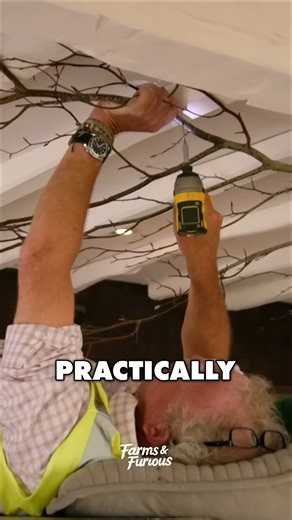 7.9K views · 109 reactions | Only Clarkson could turn pub prep into pure comedy! 藍 Wait till you see what happens next…  #jeremyclarkson #farmlife #clarksonsfarm #ClarksonsFarm #farming | Diddly Farm with Fans | Facebook