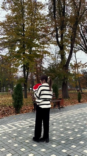 🌸✨ Vești mari la Daily Flowers! ✨🌸 Dragii noștri, am dat startul reducerilor! E momentul perfect să surprindeți persoanele dragi cu un buchet de flori sau un aranjament unic, acum la prețuri speciale! 💐💖 📲 Suntem disponibili online, 24/24, pentru a vă ajuta să alegeți cadoul perfect! #ReduceriDailyFlowers #FloriCuDragoste #DailyFlowersDiscount #BuchetePersonalizate #SurprizeLaDomiciliu #FloriPentruTine #ComenziOnline24 #BucuriaFlorilor #DailyFlowersMomenteSpeciale 💌 Vino la Daily Flowers ș