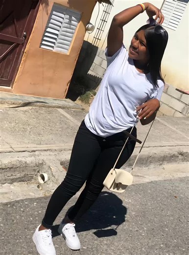 Videos de Lorii (@loriibeltre) con “sonido original - Prom_2024💙”