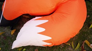 Leyndo 5 ft Tall Lighted Fox Christmas Decorations Inflatable Fox with Santa Hat and Wreath LED Xmas Blow Up Inflatable Outdoor Christmas Decorations for Party Indoor Outdoor Garden Yard Lawn Decor