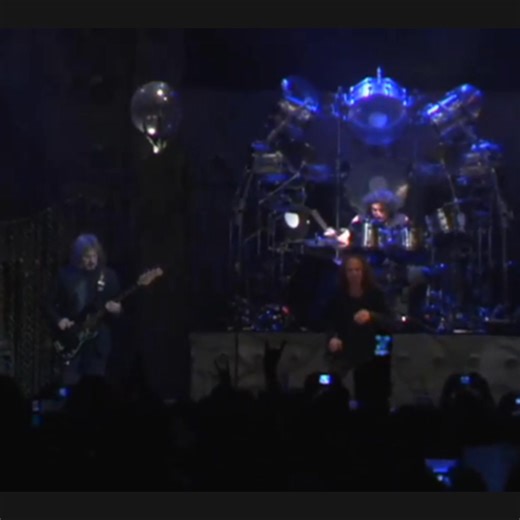 327K views · 16K reactions | #OnThisDay in 2009, Ronnie James Dio performed his last ever concert with Heaven & Hell on the "The Devil You Know" tour in Atlantic City.  Footage by Joe Siegler Watch "The Mob Rules" in full: https://www.youtube.com/watch?v=iqMyEalm-JI | Tony Iommi | Facebook
