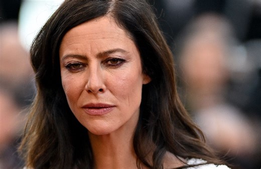 Anna Mouglalis réinterprète le tutu de danseuse sur le tapis rouge de Cannes - Elle