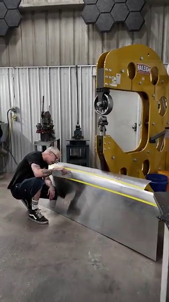 Shaping a Custom Aluminum Roof | Hammer Fab