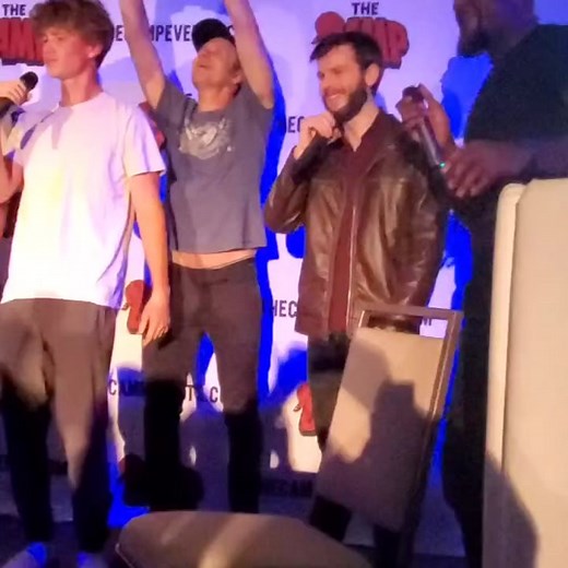 Casual Performance Event Highlights Unique Expressions