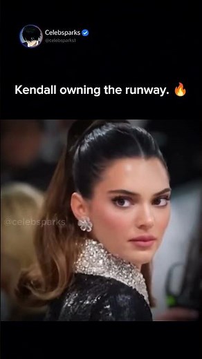 Kendall Jenner Stuns Walking For L’Oréal Paris Show At Paris Fashion Week ✨
