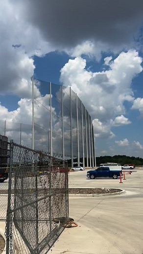🎯 NEW BRAUNFELS, GET READY TO SWING! ⛳️ Topgolf is teeing up for its grand debut in late 2025 at the Town Center at Creekside, and it’s bringing way more than just golf. 🔥 62 climate-controlled hitting bays 🍔 Full-service restaurant & bar with chef-driven eats 🕹️ Yard games, fire pits, mini golf & more 📺 140 HDTVs massive 216-sq-ft video wall Whether you’re a pro with a 9-iron or just here for the vibes and nachos, Topgolf New Braunfels is about to be your new go-to for fun. 🏌️‍♀️🍻 📍 38,