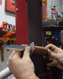 Making a dagger from an old file via Rust is Gold YouTube: http://bit.ly/2I5ptqW Original Video: http://bit.ly/2Z92nUq | TrendStorm