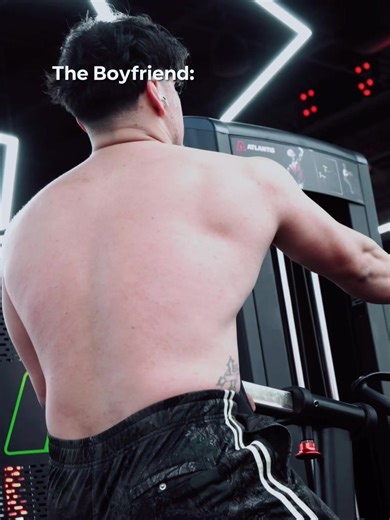 How does the saying go?…. Oh yeah you lift together you stay together ❤️👩‍❤️‍👨 #couple #fyp #gymcouple #gymcrush #goals