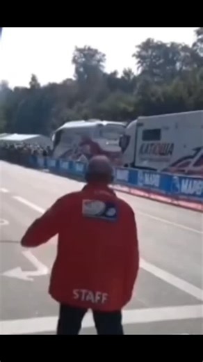 Oleg Chuzhda on Instagram: "Mundial de Copenhague 2011. Una de esas fugas que te enseñan más que mil entrenamientos. Atacar siempre fue mi forma de correr y ese día tocaba intentarlo ✊ 🇺🇦 2011 World Championships in Copenhagen. One of those breakaways that teach you more than a thousand training sessions. Attacking was always my way of racing ✊ #CyclingHistory #WorldChampionships #Copenhagen2011 #ProCycling #Breakaway UCI Chuzhda CyclingLife CyclingLegends SportHistory AttackingStyle CyclingRe