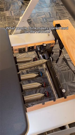 What people think makes planks hard on the reformer vs. what actually does 👀 More springs don’t always make an exercise harder — sometimes it’s the opposite. Planks are a great example of this. Heavier springs can offer more support and stability, while lighter springs ask for more control and challenge your deep stabilising muscles differently. Changing the springs doesn’t just change difficulty — it changes where you feel the work in your body. It’s not about more or less. It’s about intentio