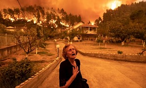 Φωτιές - Εύβοια: Η γιαγιά Παναγιώτα που συγκλόνισε ξεσπάει - «Δεν μπορώ να πιστέψω ότι θα βγω έξω και θα δω αυτό το πράγμα»